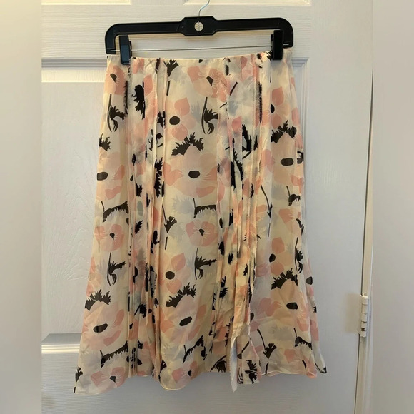 Carolina Herrera silk skirt size 4 - Picture 2 of 3